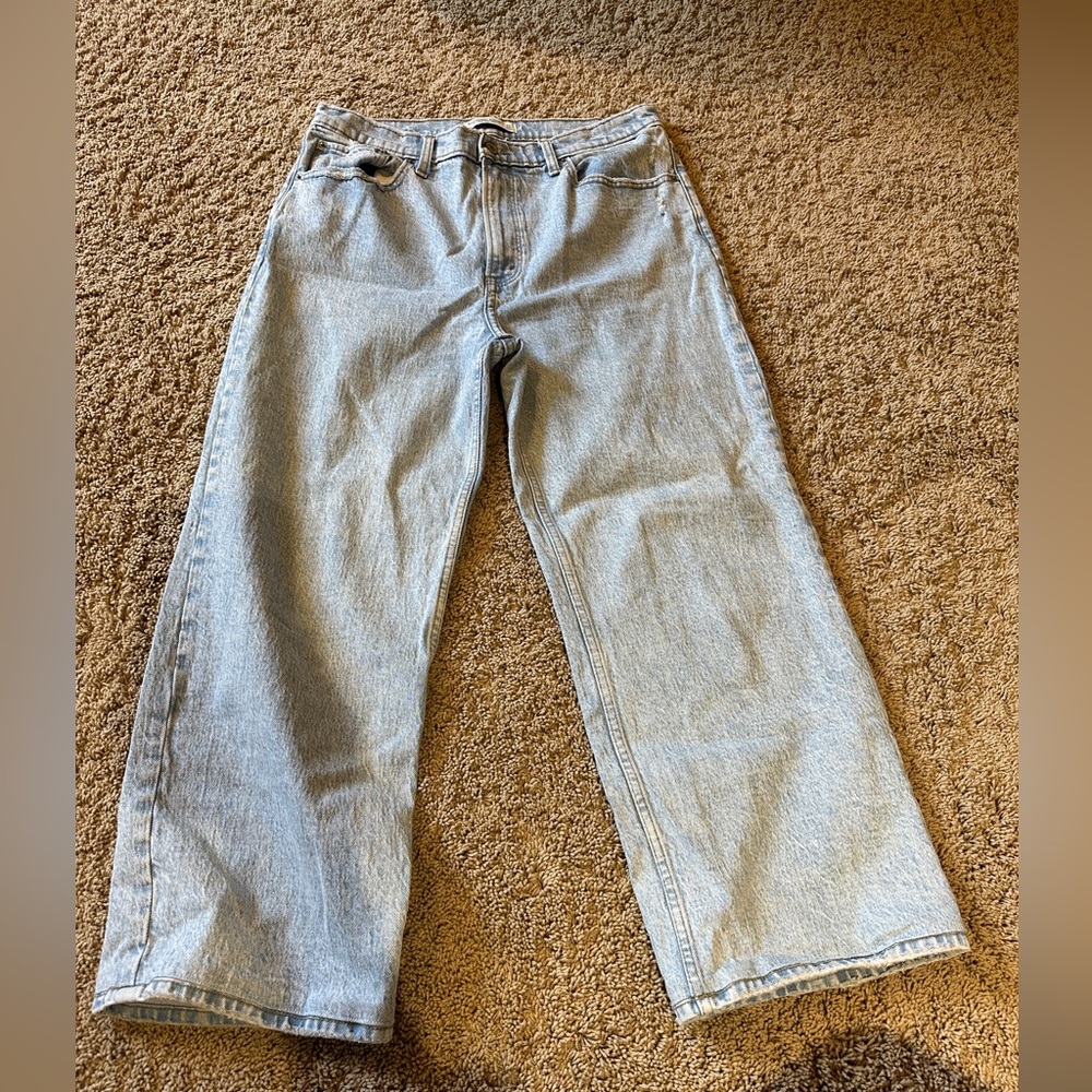 Abercrombie and Fitch hemmed jeans 90’s relaxed high rise